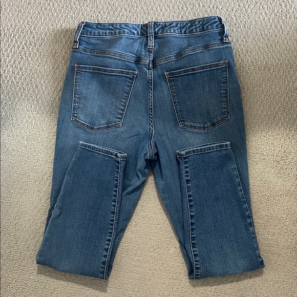 Universal Thread Women's Blue Jeans - Picture 4 of 4